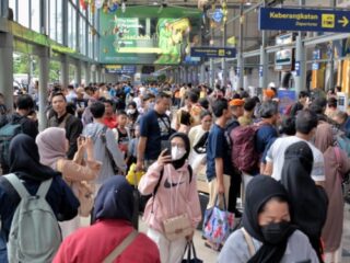 Naik Drastis! Ada 1,2 juta Orang Naik Angkutan Umum di Hari Terakhir Libur Lebaran